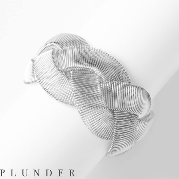 NEW PLUNDER BRACELET - Picture 1 of 4